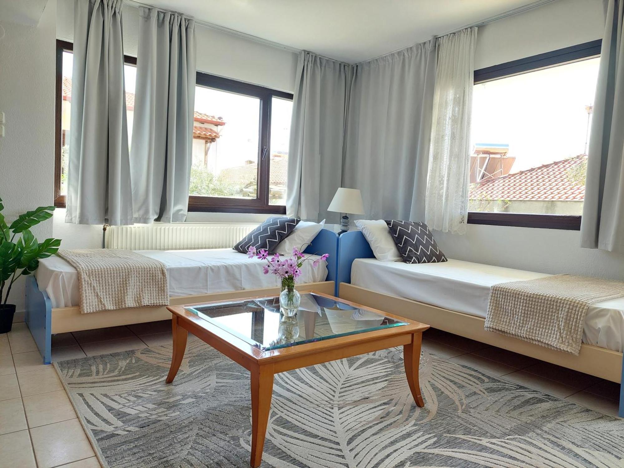 Dora'S House Comfortable Apartment With A Yard And View Pyrgadikia Buitenkant foto